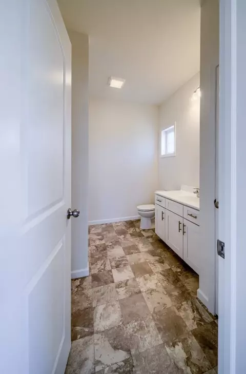 Bath - 1650 Yankeeland Ave, Frederick, MD 21702 photo 37 of 56