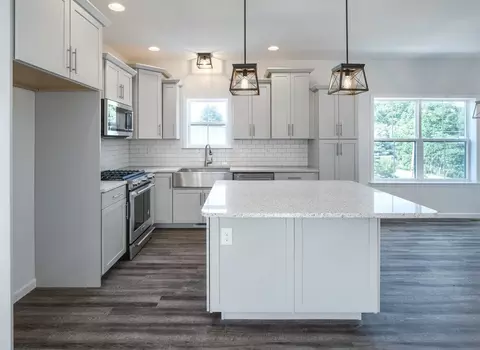 Kitchen - 1650 Yankeeland Ave, Frederick, MD 21702 photo 8 of 58