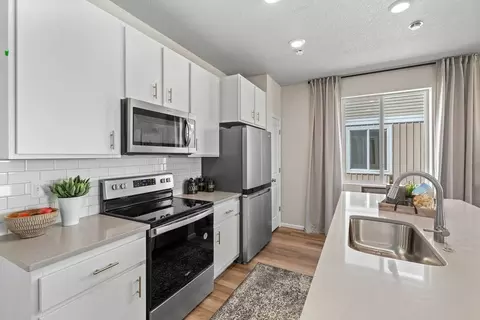 Kitchen - 21880 E 46th Pl, Aurora, CO 80019 photo 2 of 4