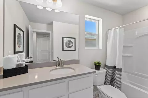 Bath - 21880 E 46th Pl, Aurora, CO 80019 photo 2 of 3