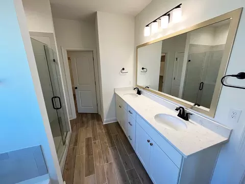 Bath - 613 Ramsey Spring Dr, Covington, LA 70435 photo 1 of 2