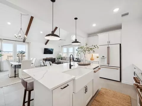 Kitchen - 201 Eldridge Dr, Sealy, TX 77474 photo 2 of 4