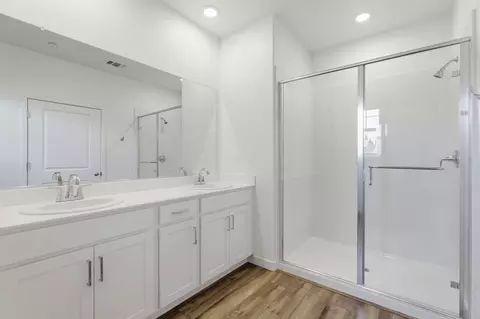 Bath - 1108 Baylor Ter, Davis, CA 95618 photo 1 of 2