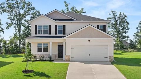 560 Great Salt Ln, Hoschton, GA 30548