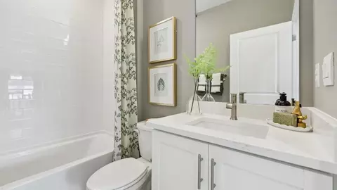 Bath - 11334 Hypatia Loop, Manassas, VA 20109 photo 11 of 12