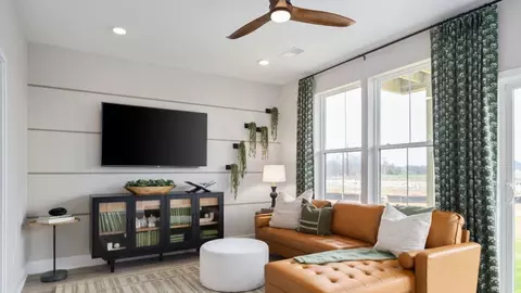 Living - 11334 Hypatia Loop, Manassas, VA 20109 photo 2 of 4