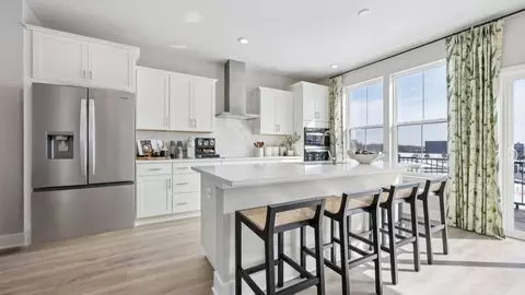 Kitchen - 11334 Hypatia Loop, Manassas, VA 20109 photo 4 of 8