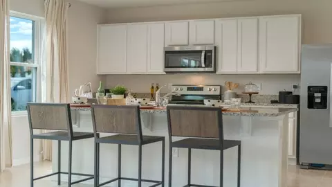 Kitchen - 3928 Magenta Pl, Saint Cloud, FL 34772 photo 5 of 8