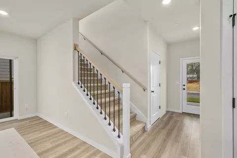 Entry Way - 2109 Maple St, Wenatchee, WA 98801 photo 1 of 3