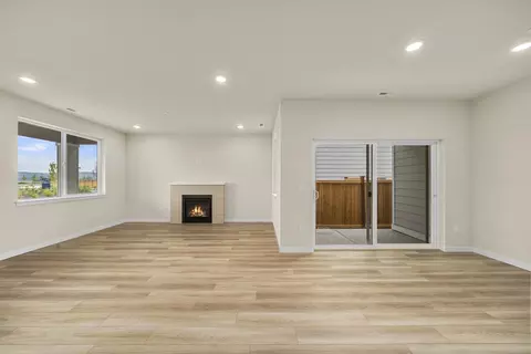 Living - 2109 Maple St, Wenatchee, WA 98801 photo 5 of 8
