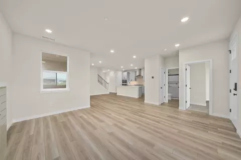 Living - 2109 Maple St, Wenatchee, WA 98801 photo 3 of 8
