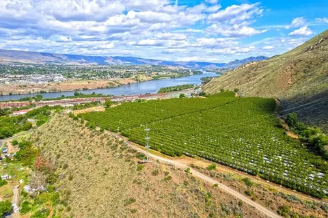 View/Area - 2109 Maple St, Wenatchee, WA 98801 photo 3 of 4
