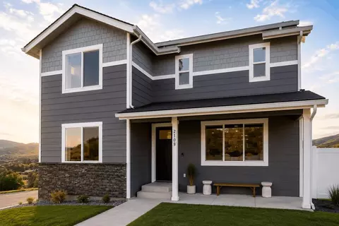 Exterior - 2109 Maple St, Wenatchee, WA 98801 photo 2 of 3