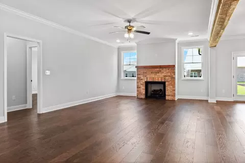 Living - 18 Main St, Madison, AL 35758 photo 2 of 4