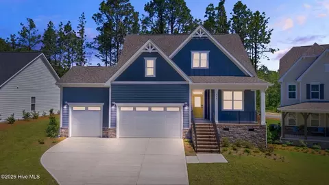 404 Redwater Trl, Aberdeen, NC 28315