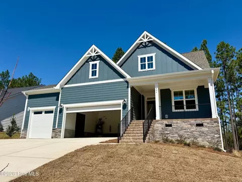 404 Redwater Trl, Aberdeen, NC 28315