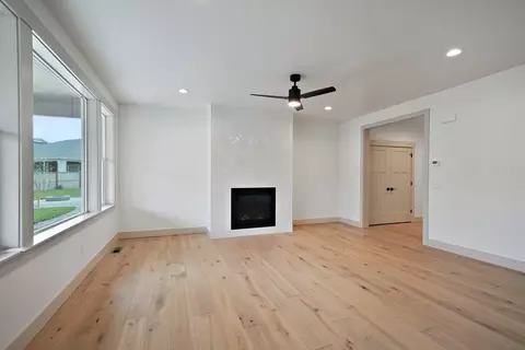 Living - 1606 Kit Carson Cir, Belgrade, MT 59714 photo 5 of 7