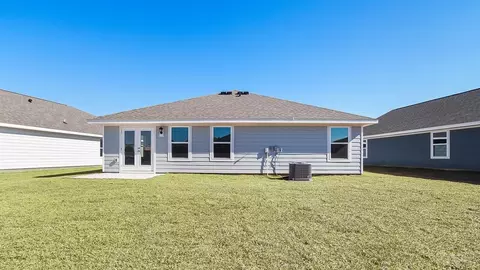 Exterior - 135 Eunola Ln, Freeport, FL 32439 photo 2 of 8