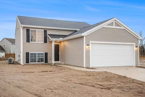 51711 Denison Dr, South Bend, IN 46628