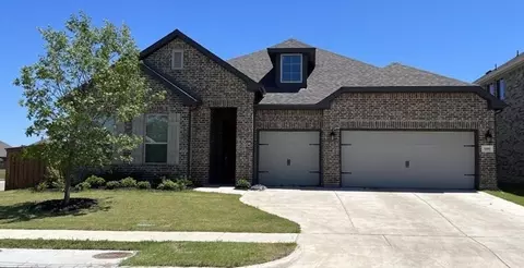 221 Wintergrass Dr, Waxahachie, TX 75165