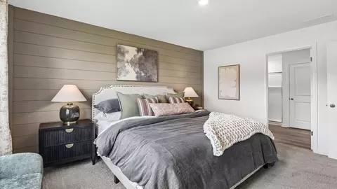 Bedroom - 6813 Elden Dr, Indianapolis, IN 46221 photo 3 of 14