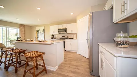 Kitchen - 6813 Elden Dr, Indianapolis, IN 46221 photo 6 of 8