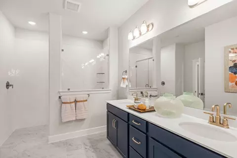 Bath - 304 Bluestem Dr, Euless, TX 76039 photo 2 of 5