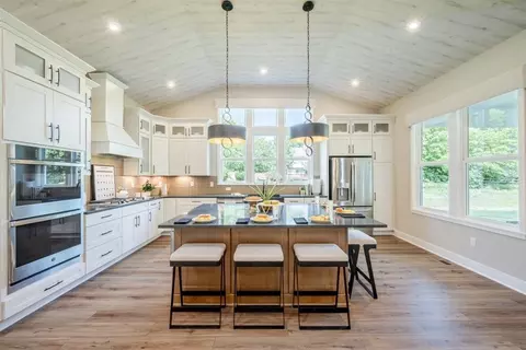 Kitchen - 164 Hidden Fields Way, Hoschton, GA 30548 photo 7 of 8