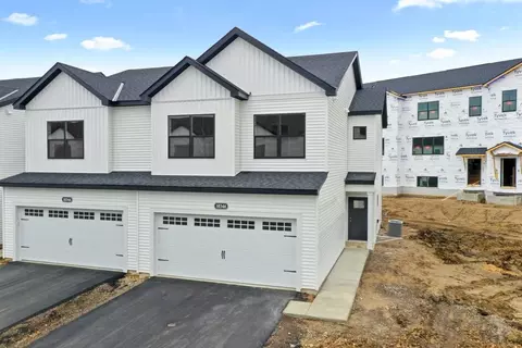 10346 Birchwood Cir, Chaska, MN 55318