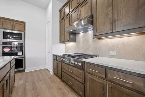 Kitchen - 325 Vale Run, Kyle, TX 78640 photo 4 of 7