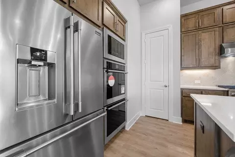 Kitchen - 325 Vale Run, Kyle, TX 78640 photo 3 of 7