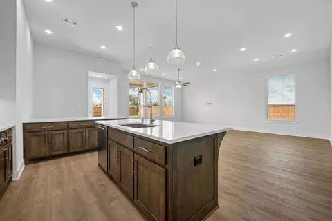 Kitchen - 325 Vale Run, Kyle, TX 78640 photo 5 of 7