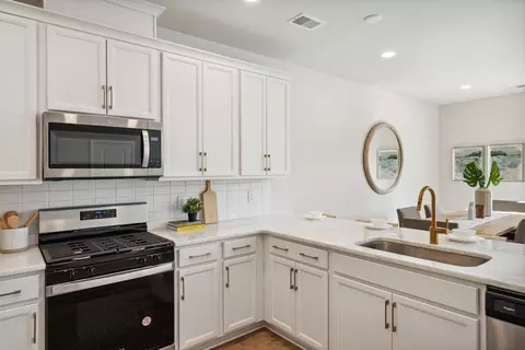 Kitchen - 714 Alma Square Dr, Moncks Corner, SC 29461 photo 8 of 8