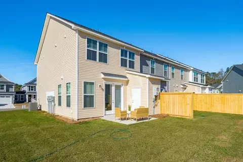 Exterior - 714 Alma Square Dr, Moncks Corner, SC 29461 photo 4 of 9