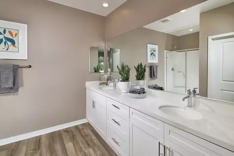 Bath - 12634 Hampton Ave, Eastvale, CA 92880 photo 1 of 3