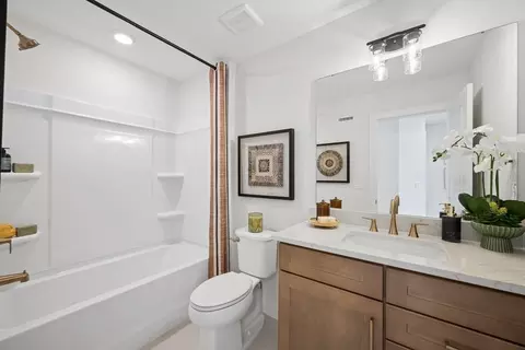 Bath - 1018 Pine Tree Ln, Troy, MI 48085 photo 3 of 3