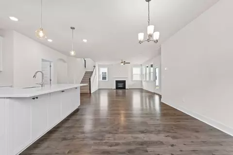 Living - 100 E South 7th St, Seneca, SC 29678 photo 2 of 3