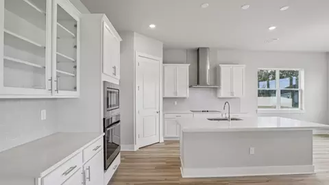 Kitchen - 8617 Ocean Key Pl, Parrish, FL 34219 photo 4 of 6