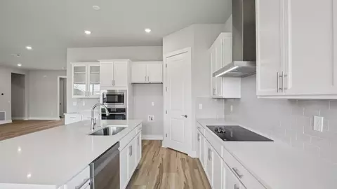 Kitchen - 8617 Ocean Key Pl, Parrish, FL 34219 photo 3 of 6