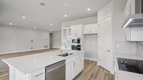 Kitchen - 8617 Ocean Key Pl, Parrish, FL 34219 photo 2 of 6