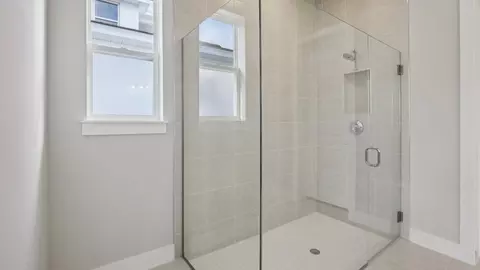 Bath - 8617 Ocean Key Pl, Parrish, FL 34219 photo 3 of 5