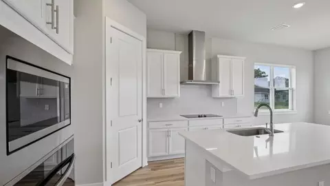 Kitchen - 8617 Ocean Key Pl, Parrish, FL 34219 photo 5 of 6
