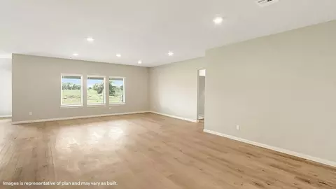 Living - 3305 E 154th St S, Bixby, OK 74008 photo 3 of 4