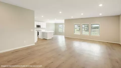 Living - 3305 E 154th St S, Bixby, OK 74008 photo 2 of 4