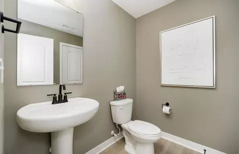 Bath - 2871 Evergreen Ave, Plainfield, IN 46168 photo 1 of 4