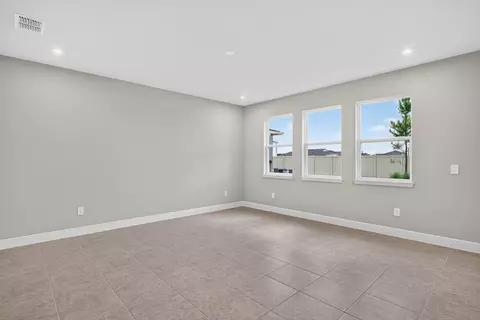 Living - 9236 Derbyshire Dr, Parrish, FL 34219 photo 2 of 2