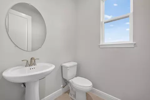 Bath - 9236 Derbyshire Dr, Parrish, FL 34219 photo 1 of 2
