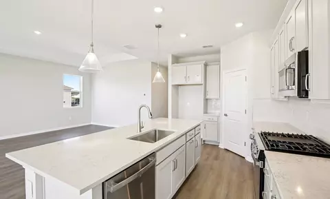 Kitchen - 10163 Hidden Hammock Loop, Parrish, FL 34219 photo 3 of 6