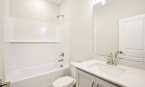 Bath - 10163 Hidden Hammock Loop, Parrish, FL 34219 photo 1 of 2