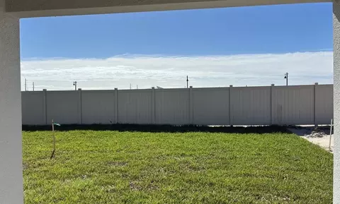 Exterior - 10163 Hidden Hammock Loop, Parrish, FL 34219 photo 3 of 9